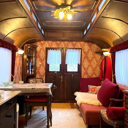 Historischer Zirkuswagen Mit Terrasse Und Blick Ins Gruene Witzenhausen Eksteriør billede