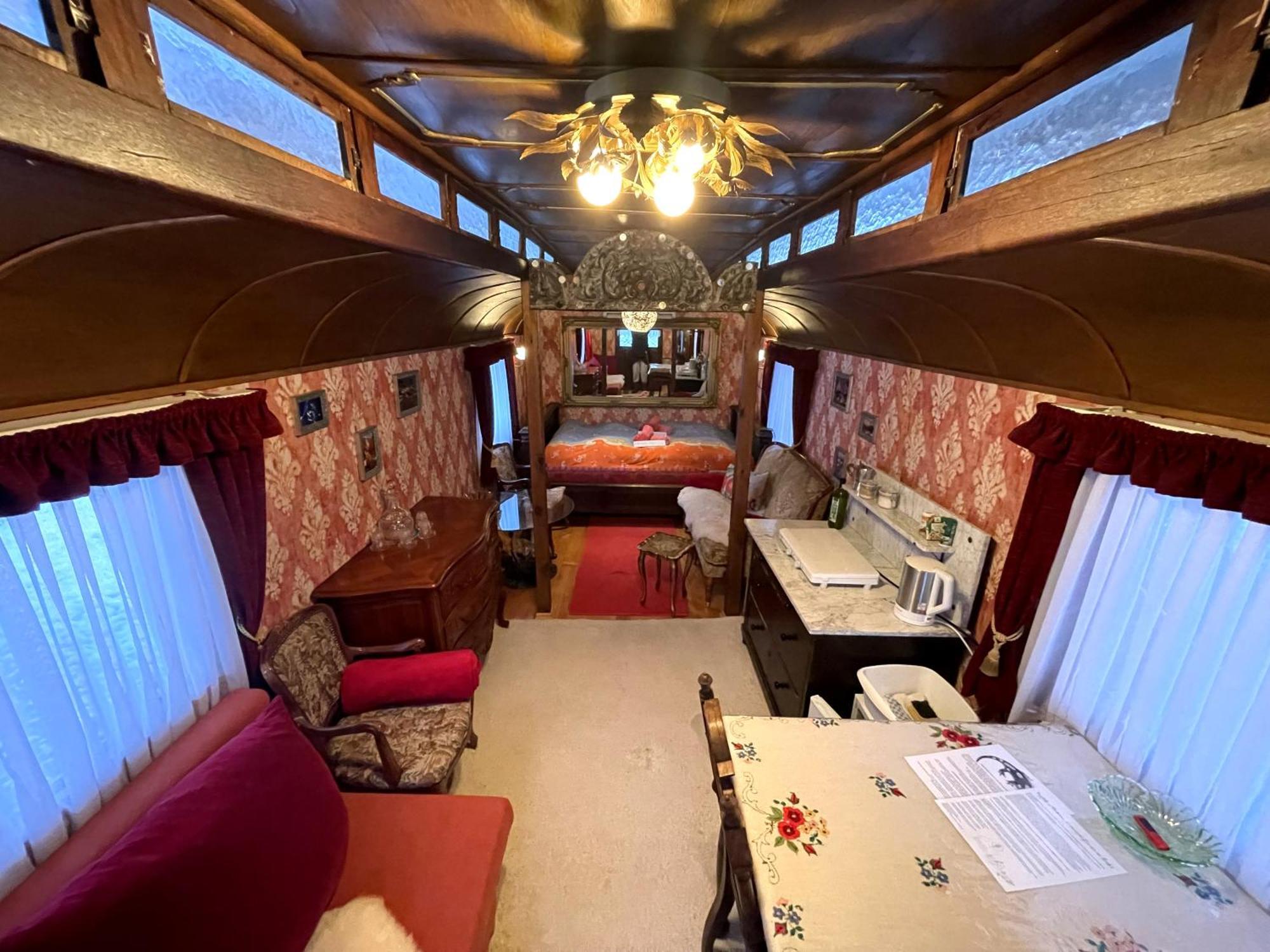 Historischer Zirkuswagen Mit Terrasse Und Blick Ins Gruene Witzenhausen Eksteriør billede